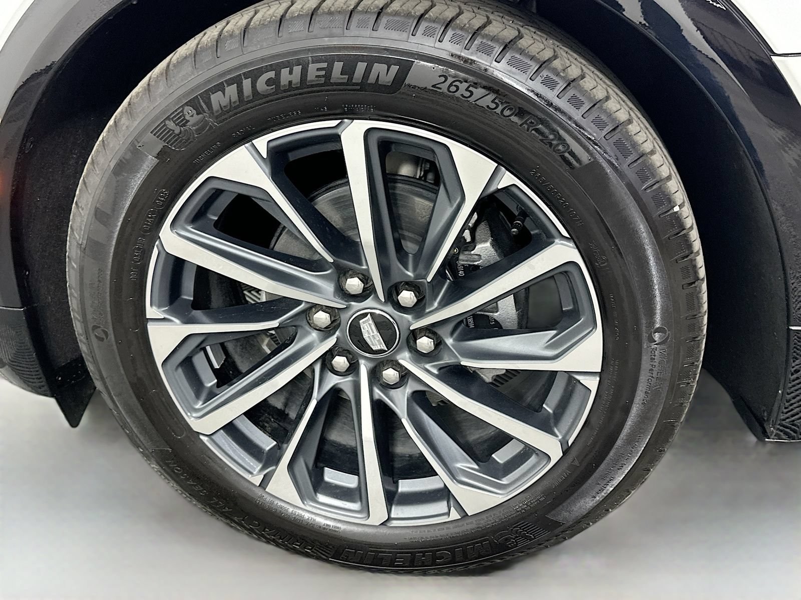 Used 2025 Cadillac Lyriq Sport w/ LPO, Floor Liner Package AWD/4WD image 32