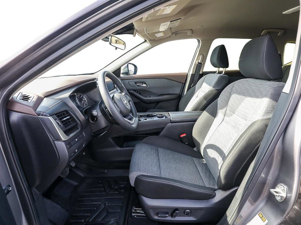 Used 2023 Nissan Rogue SV image 12