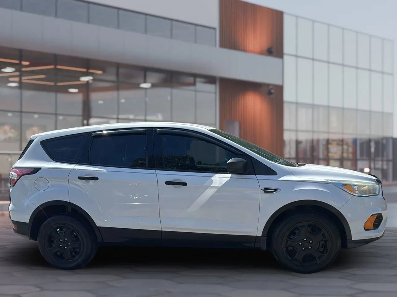 Used 2017 Ford Escape S FWD image 4