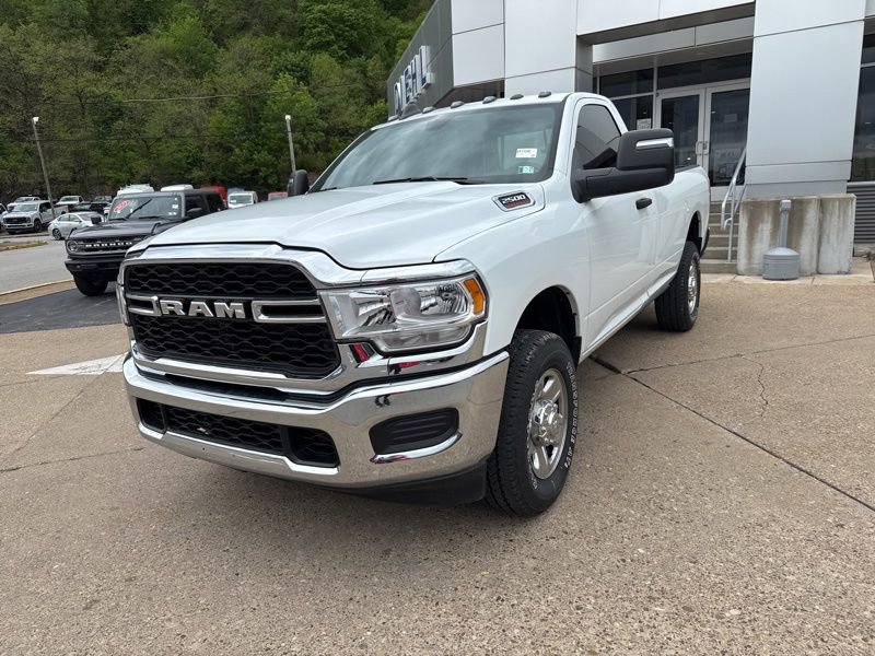 Used 2024 RAM 2500 Tradesman w/ Chrome Appearance Group AWD/4WD image 3