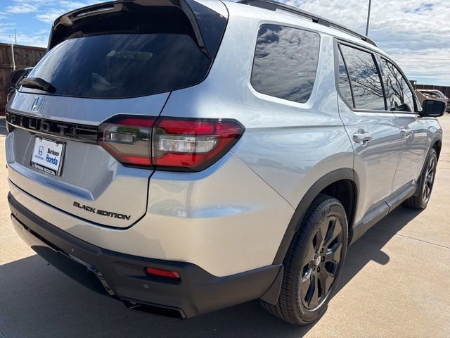 New 2026 Honda Pilot Black Edition image 3