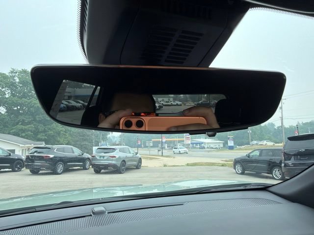 Used 2025 Chevrolet Equinox LT w/ Safety and Technology Package FWD image 32