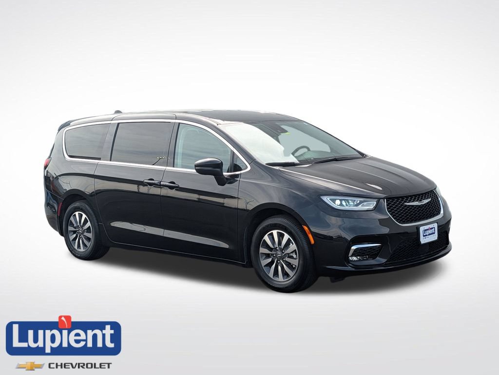 Used 2023 Chrysler Pacifica Touring-L FWD 360° Tour