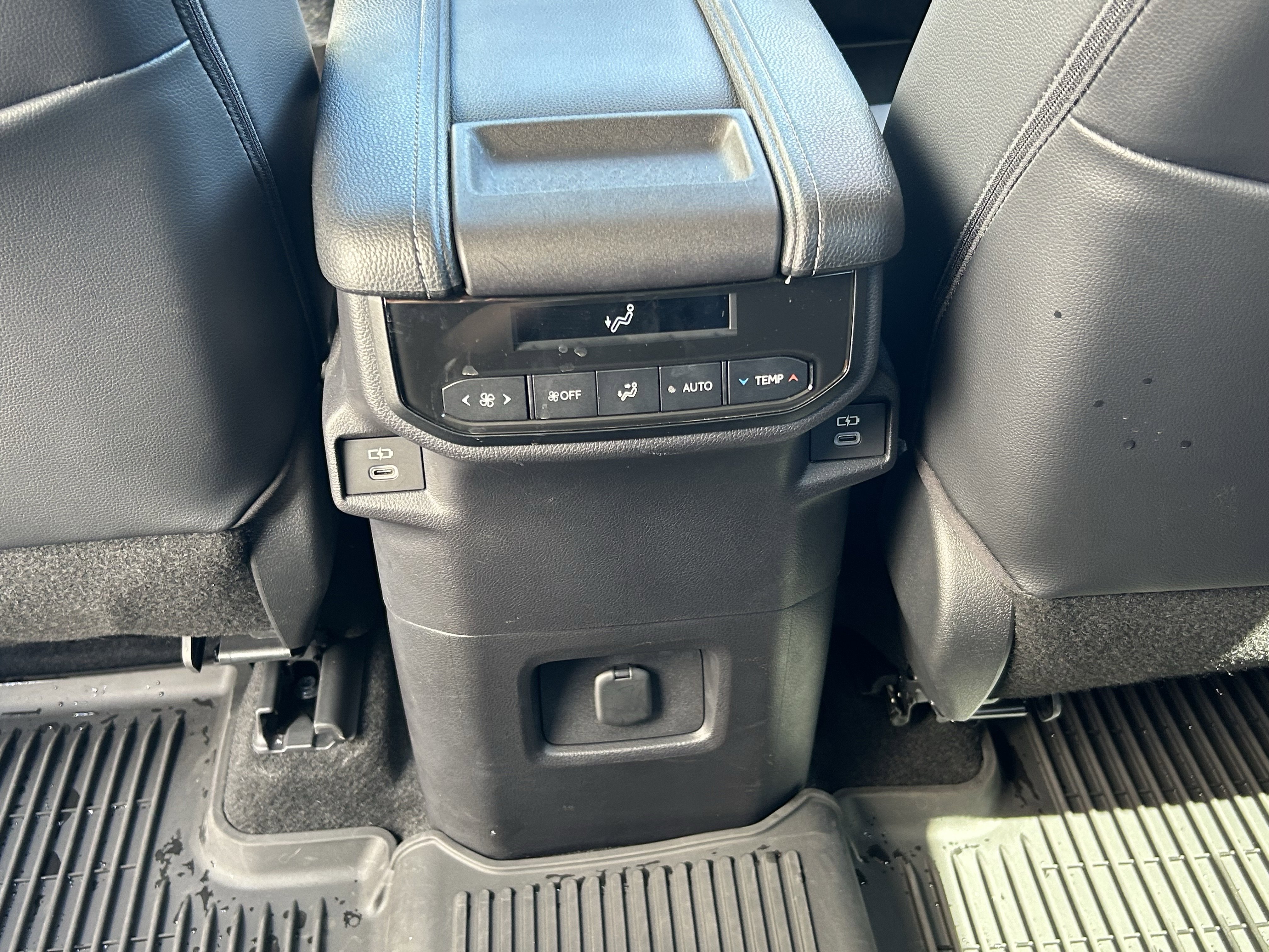 Used 2024 Toyota Grand Highlander AWD image 22