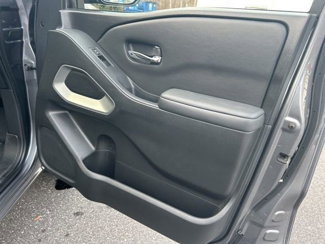 Used 2023 Nissan Frontier SV w/ SV Convenience Package image 39