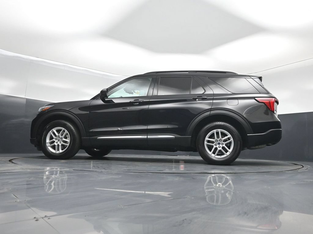 Used 2025 Ford Explorer Active AWD/4WD image 52