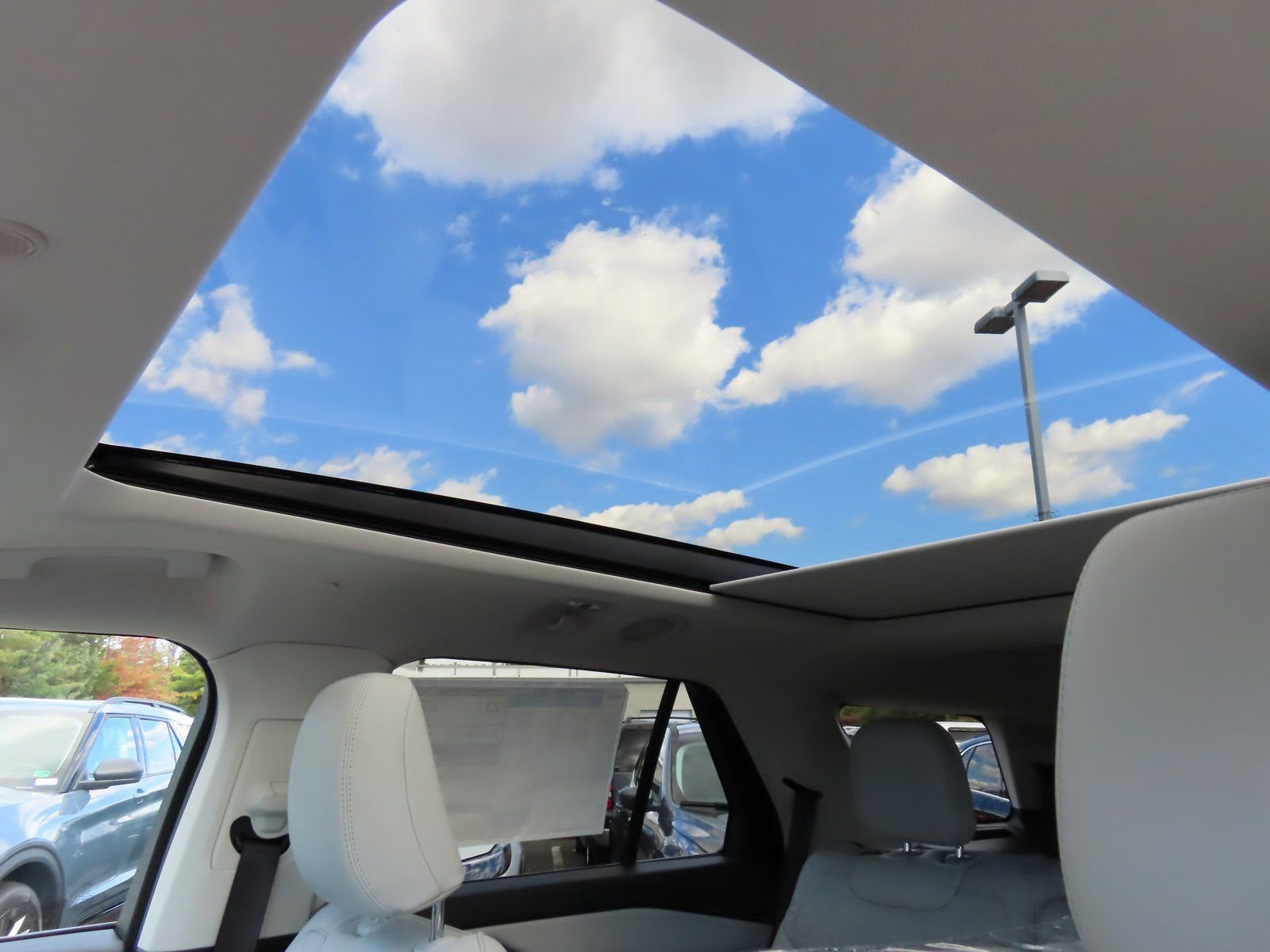 New 2026 Ford Explorer Platinum w/ LUX Leather Package image 15