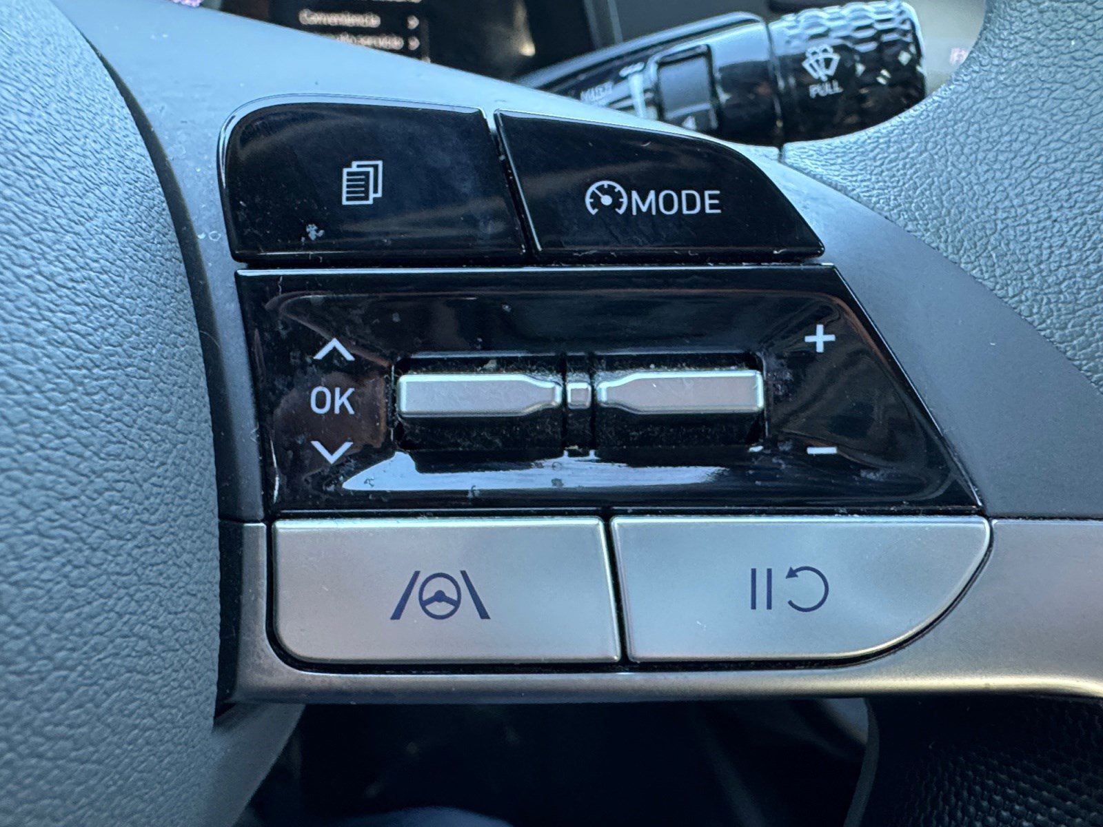 Used 2022 Hyundai Elantra SEL image 16