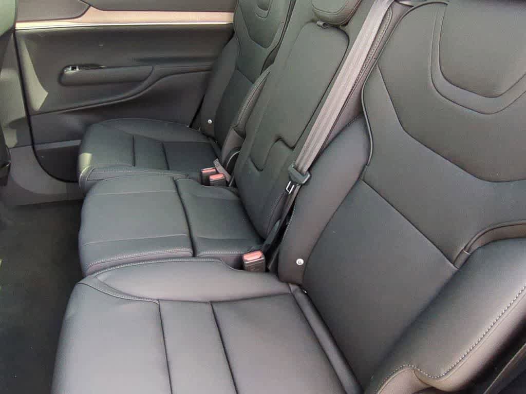New 2025 Volvo EX90 Ultra w/ Protection Package Premier image 18