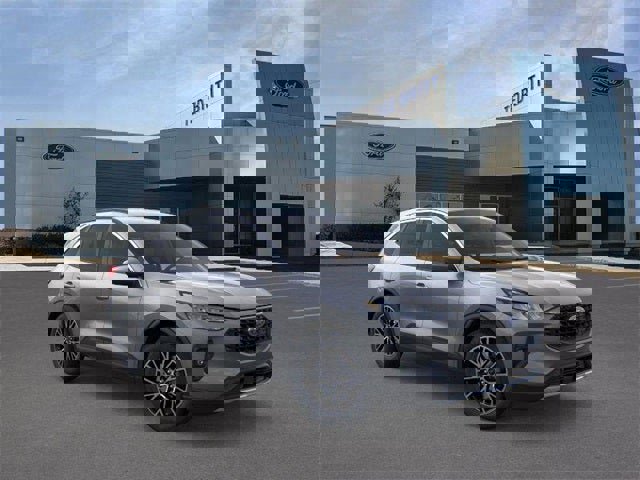 New 2025 Ford Escape SE