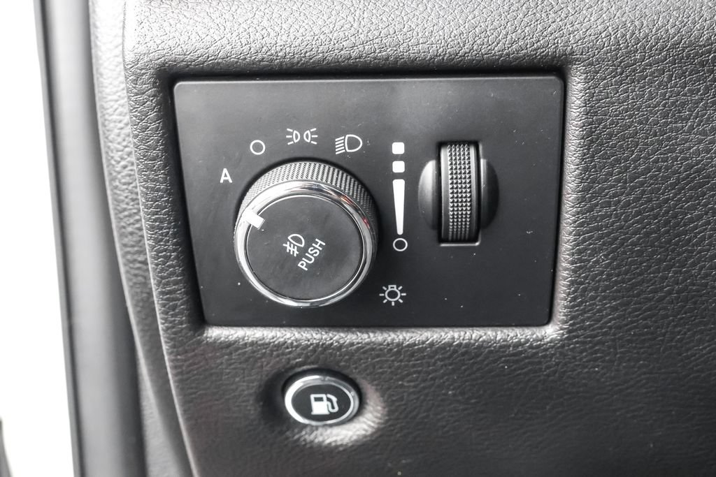 Used 2019 Jeep Grand Cherokee Altitude AWD/4WD image 19