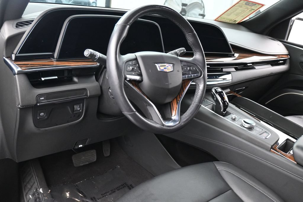 Used 2023 Cadillac Escalade Luxury RWD image 17