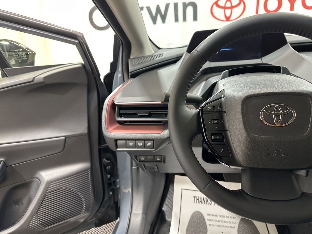 Used 2025 Toyota Prius Plug-In Hybrid image 26