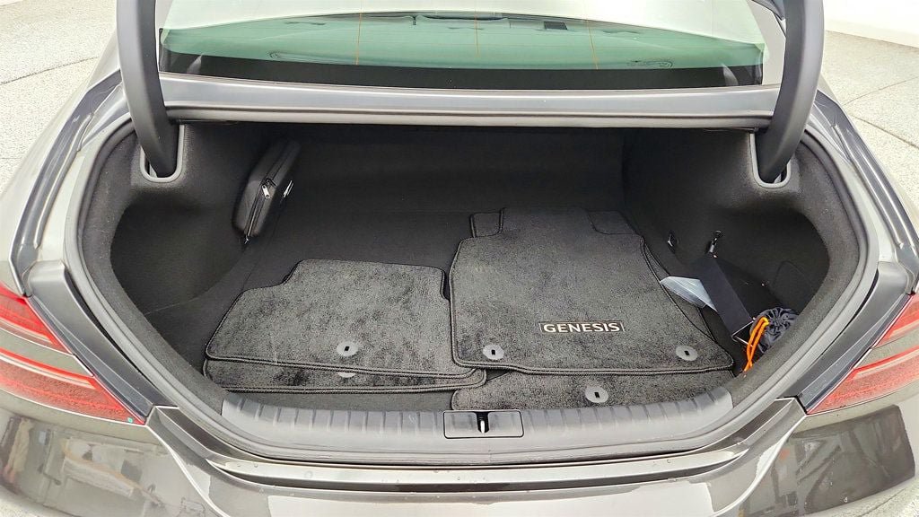 Used 2023 Genesis G70 2.0T AWD/4WD image 22