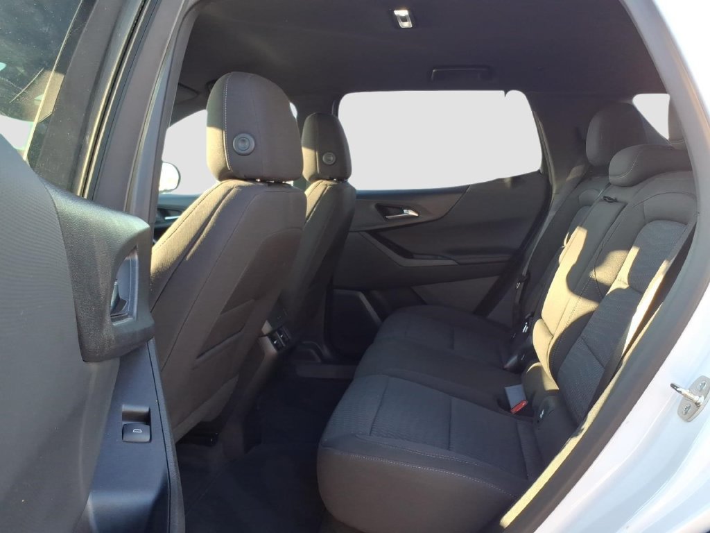 Used 2026 Chevrolet Equinox LT FWD image 17