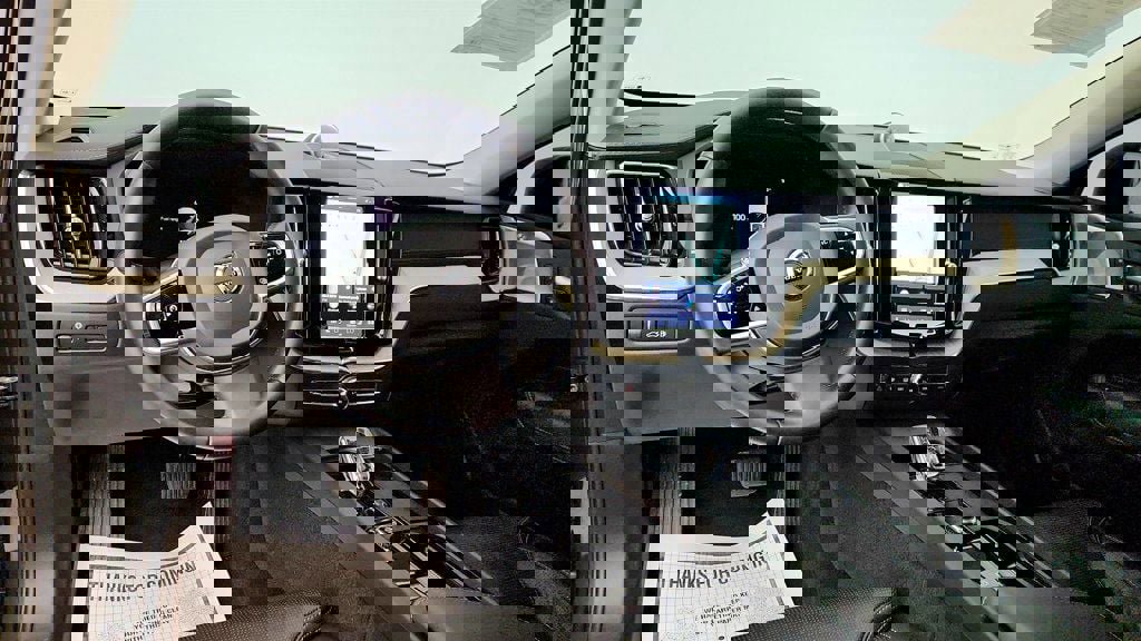 Used 2022 Volvo XC60 T8 Inscription w/ Advanced Package image 13