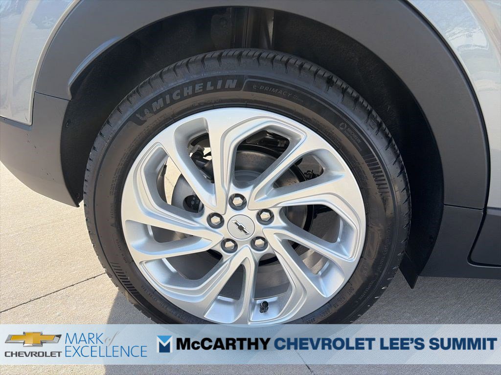 New 2027 Chevrolet Bolt LT FWD image 10