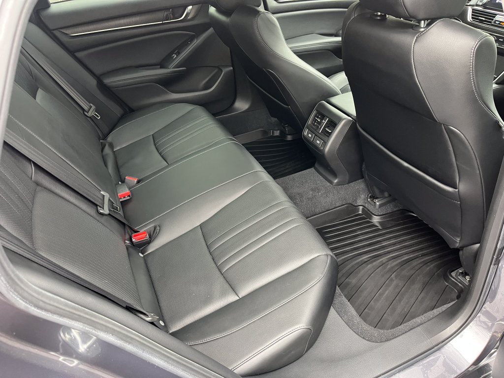 Used 2022 Honda Accord Touring image 11