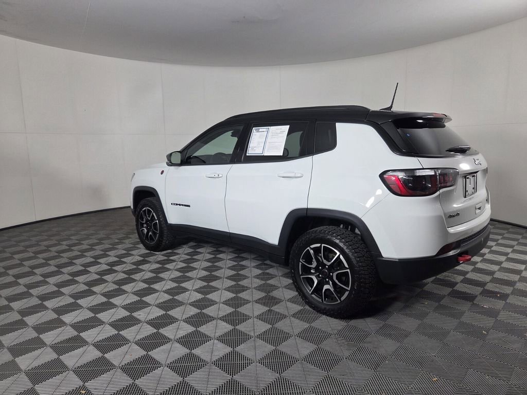 Certified 2025 Jeep Compass Trailhawk w/ Trailhawk Convenience Group AWD/4WD image 8