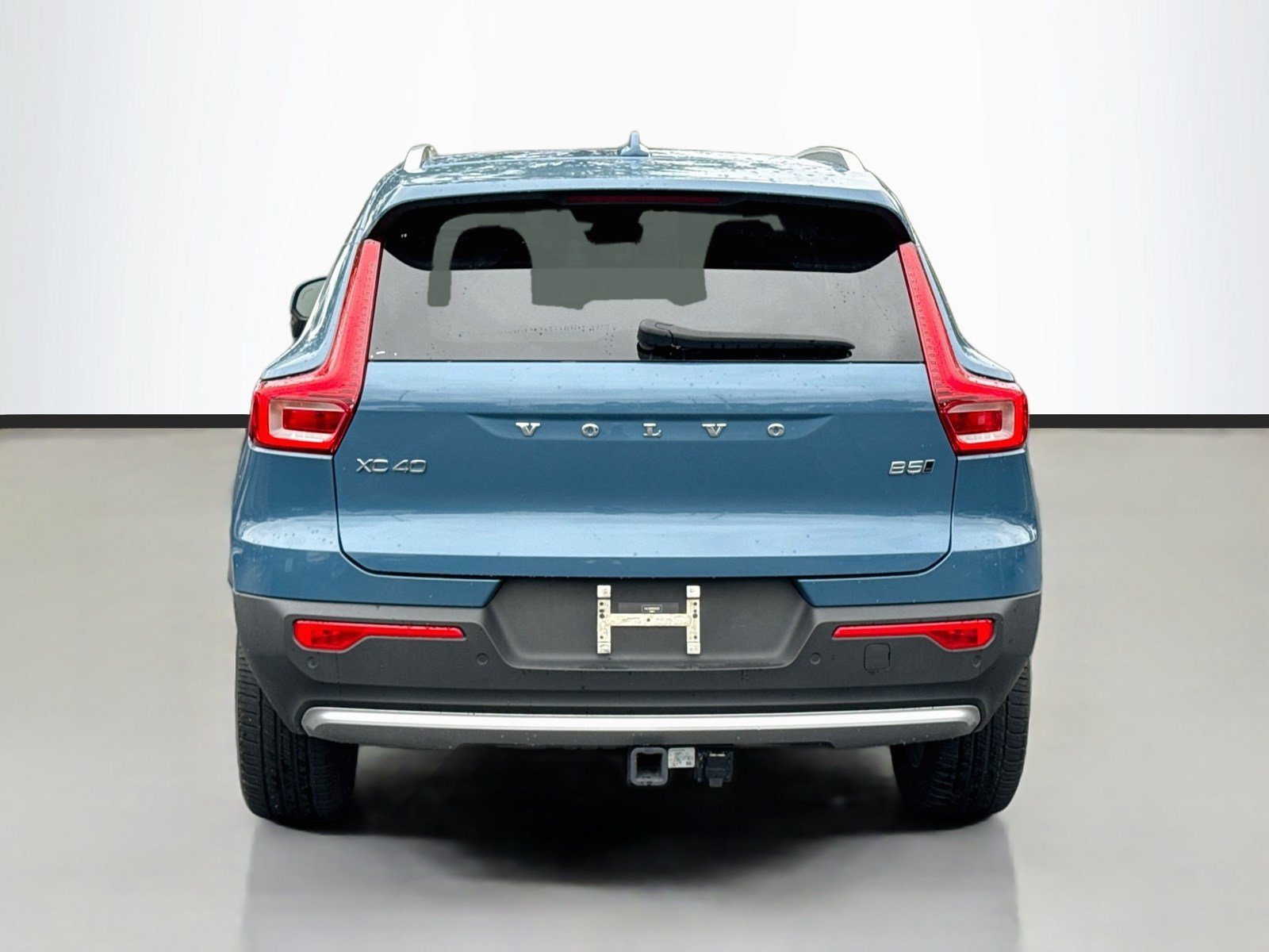 Used 2024 Volvo XC40 B5 Plus AWD/4WD image 6