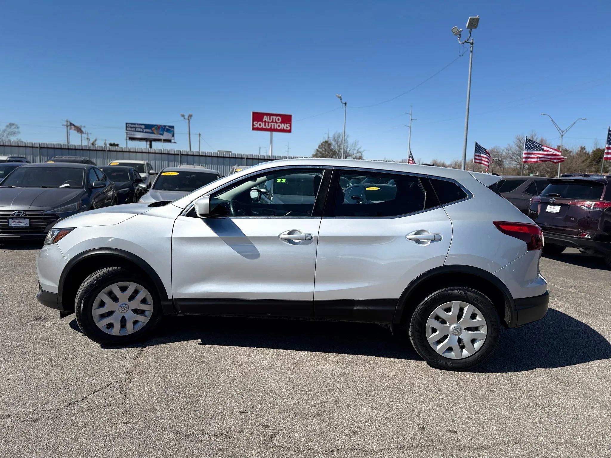 Used 2018 Nissan Rogue Sport S FWD image 6