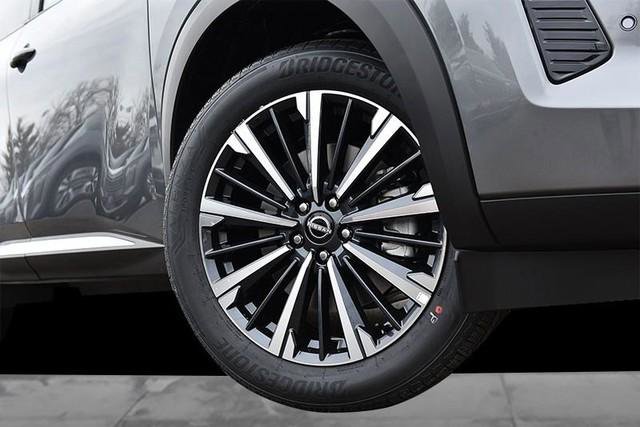 New 2026 Nissan Pathfinder Platinum image 3