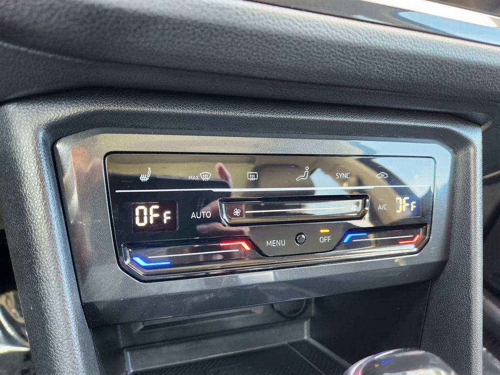 Certified 2024 Volkswagen Tiguan SE image 24