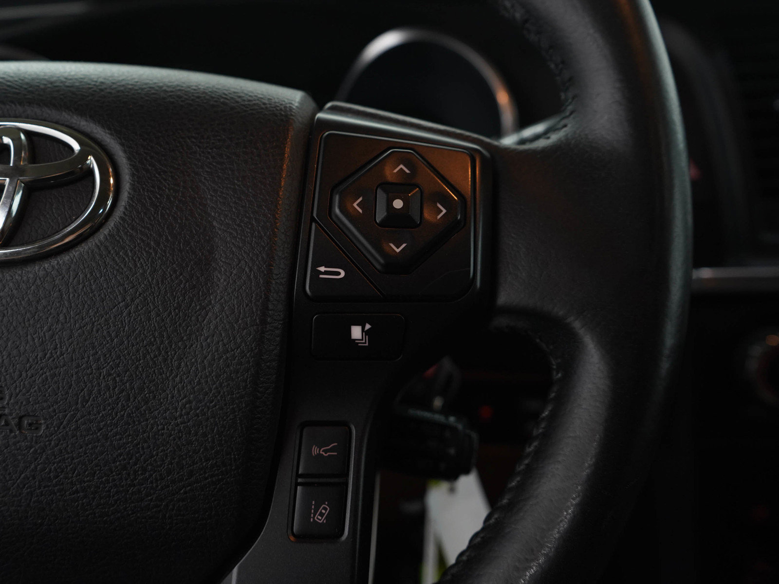 Used 2019 Toyota Sequoia Platinum AWD/4WD image 35