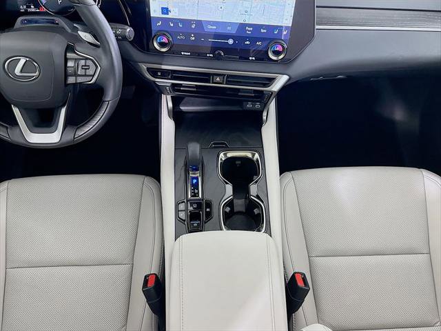 Certified 2024 Lexus RX 350h w/ Convenience Package image 17