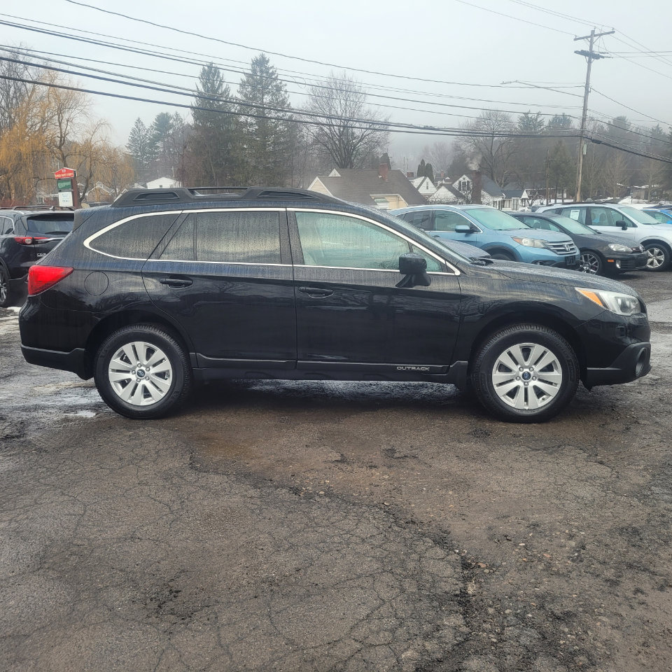 Used 2015 Subaru Outback 2.5i Premium image 9