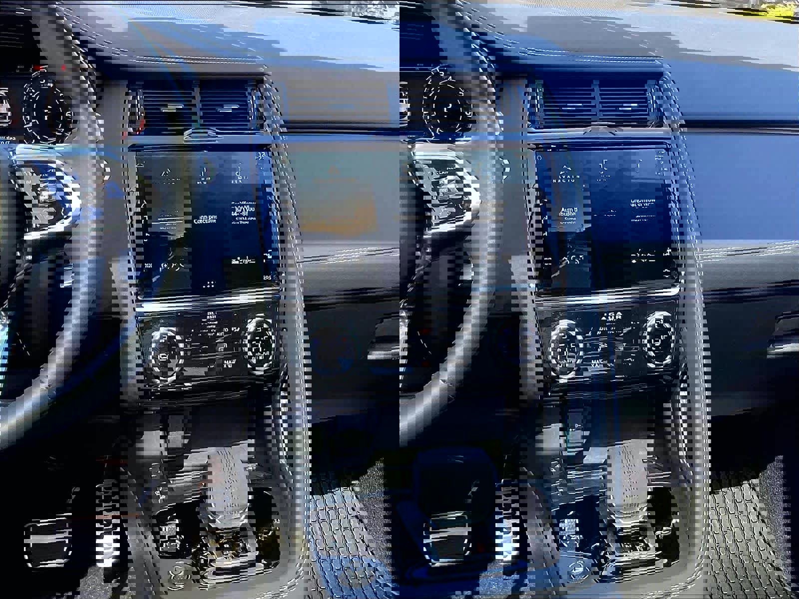 Used 2024 Jaguar E-PACE R-Dynamic SE image 7