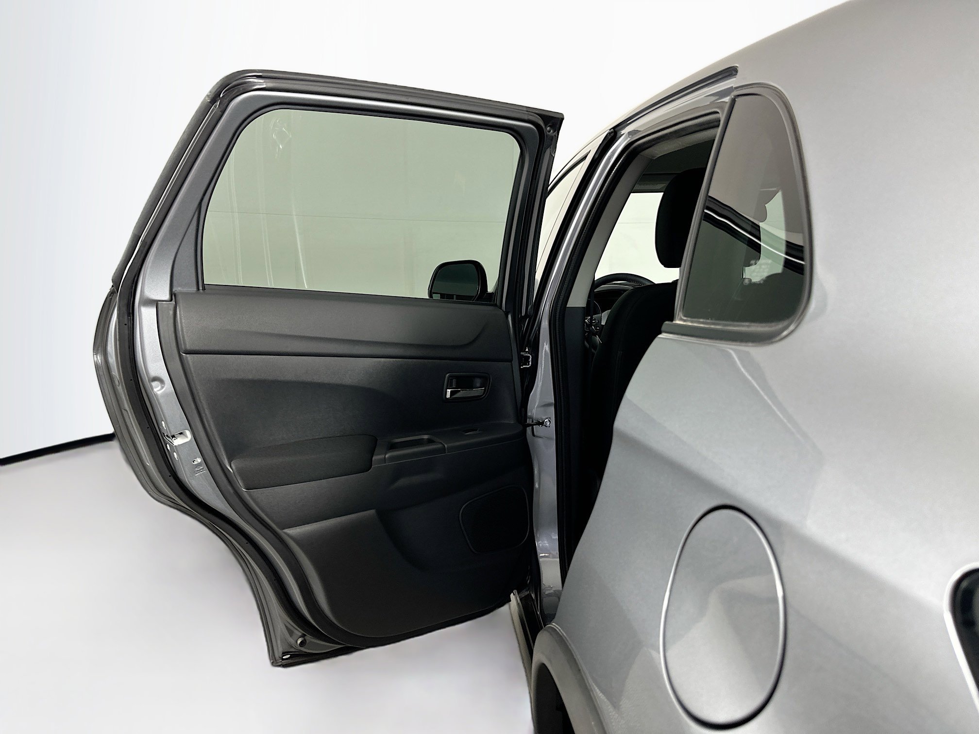 Used 2025 Mitsubishi Outlander Sport LE image 24