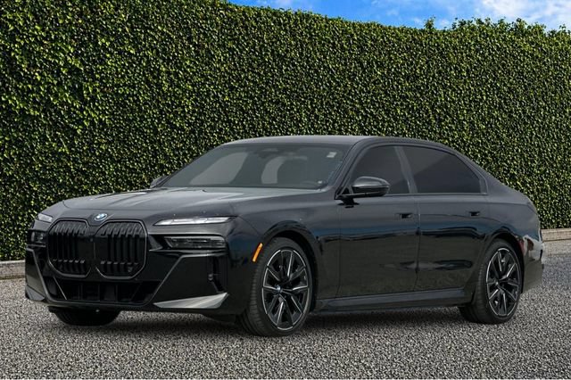 Used 2025 BMW i7 xDrive60 w/ Executive Package AWD/4WD image 8