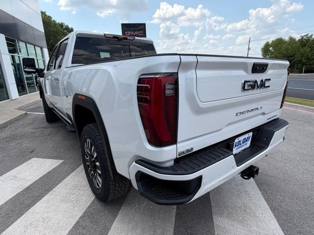 Used 2025 GMC Sierra 2500 Denali Ultimate w/ Max Trailering Package AWD/4WD image 8