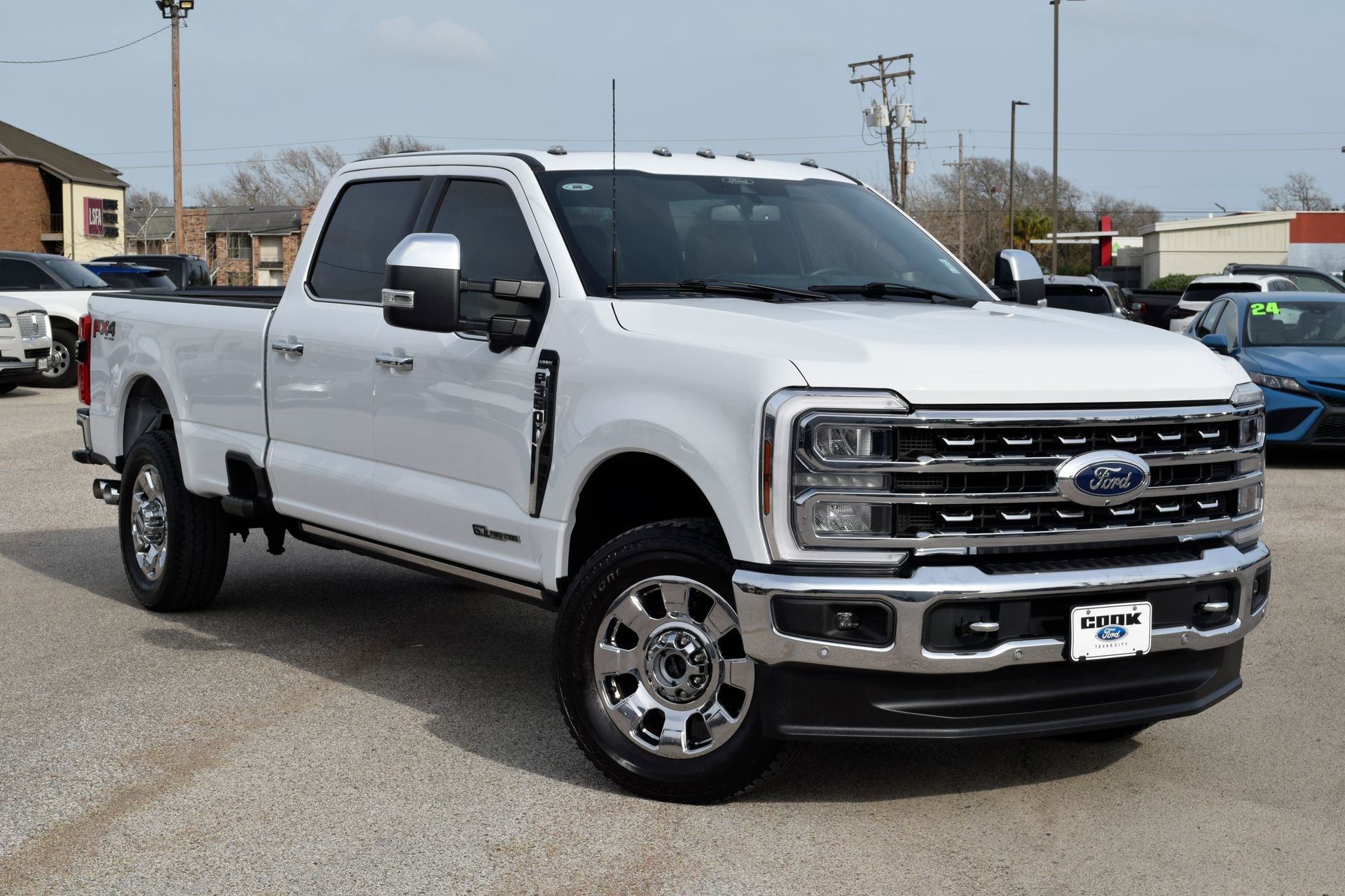 Used 2024 Ford F350 Lariat w/ Lariat Ultimate Package image 3