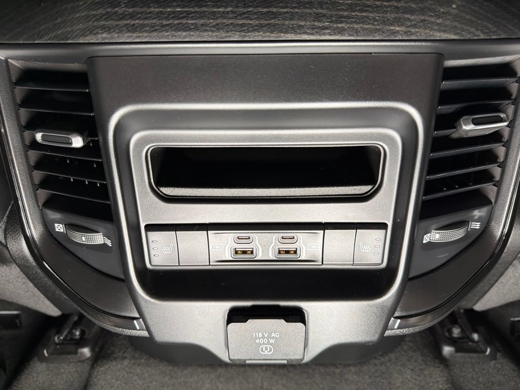 Used 2022 RAM 1500 Limited w/ Body-Colour Bumper Group AWD/4WD image 11