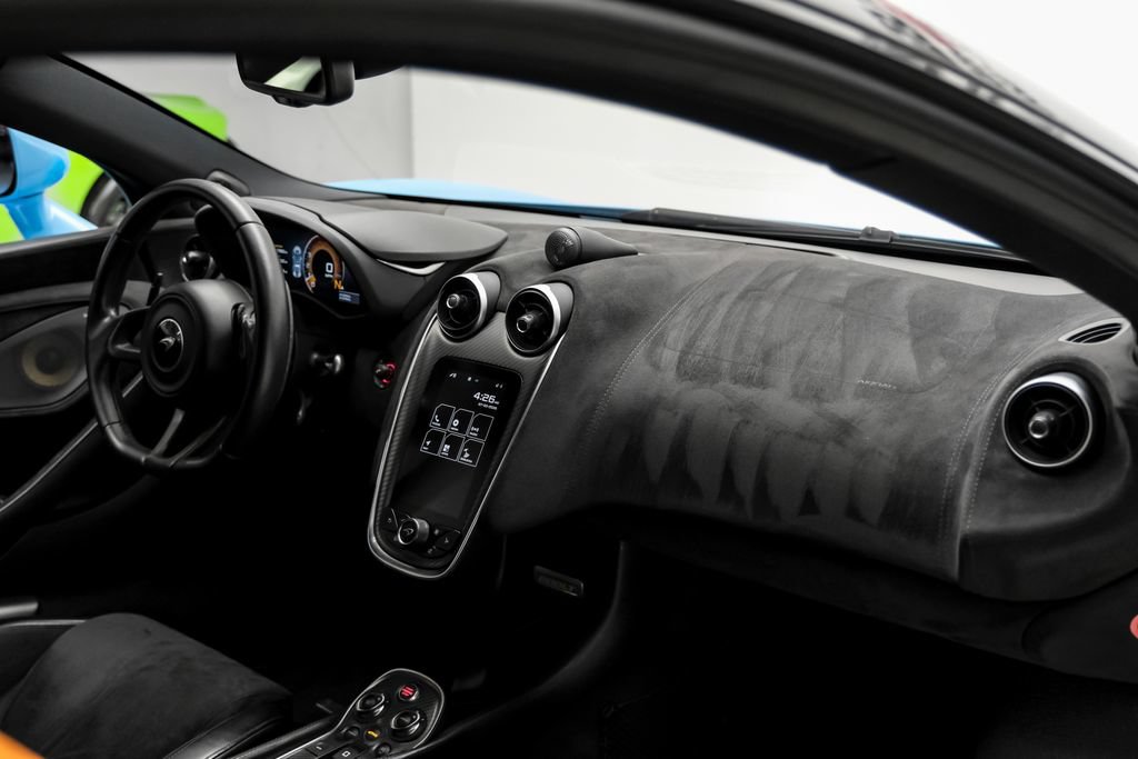 Used 2019 McLaren 600LT RWD image 17