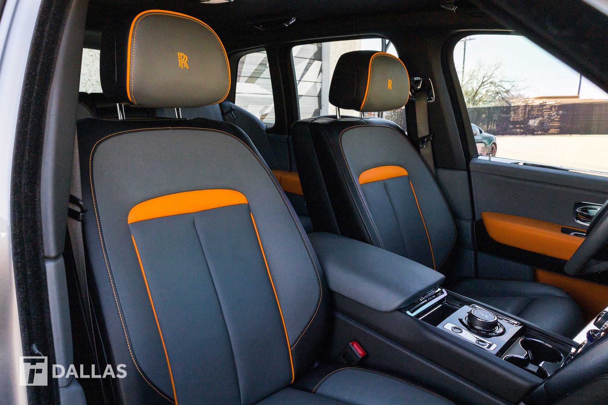 Used 2023 Rolls-Royce Cullinan w/ Cullinan Package image 22