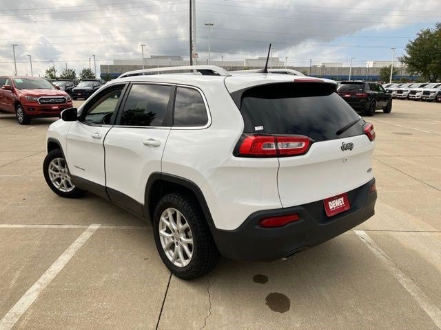 Certified 2017 Jeep Cherokee Latitude w/ Comfort & Sound Group FWD image 6