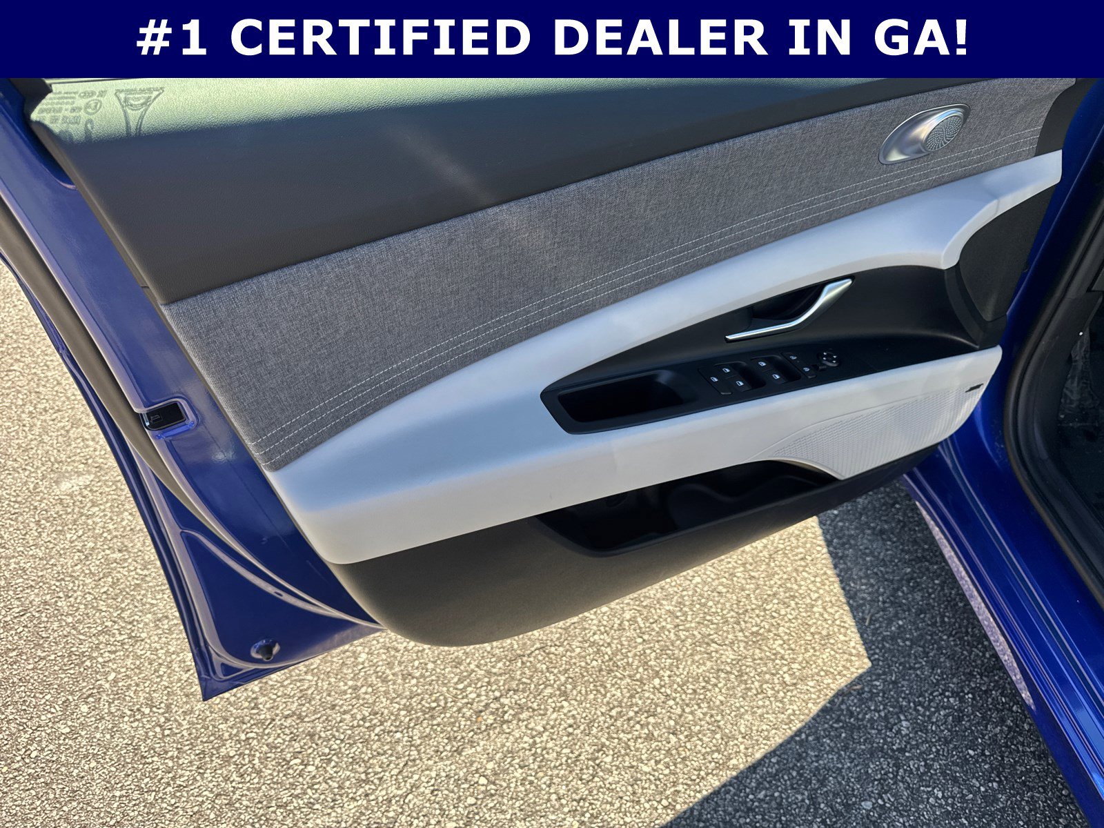 Certified 2025 Hyundai Elantra Limited image 10