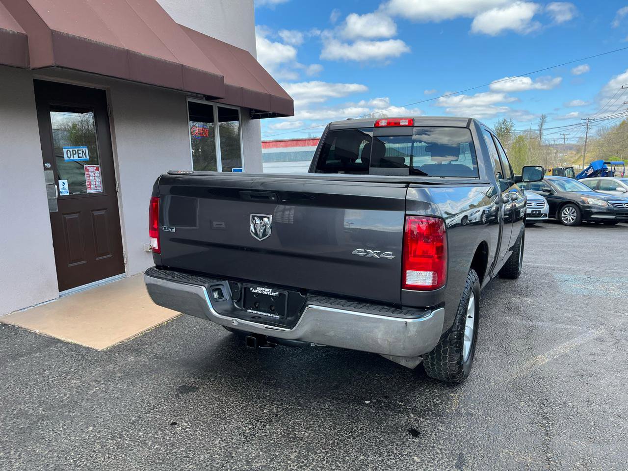 Used 2016 RAM 1500 Classic SLT AWD/4WD image 6