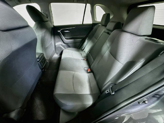 Used 2024 Toyota RAV4 XLE FWD image 23