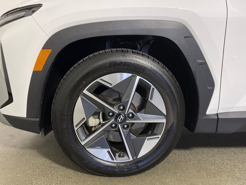 Certified 2025 Hyundai Tucson SEL FWD image 11