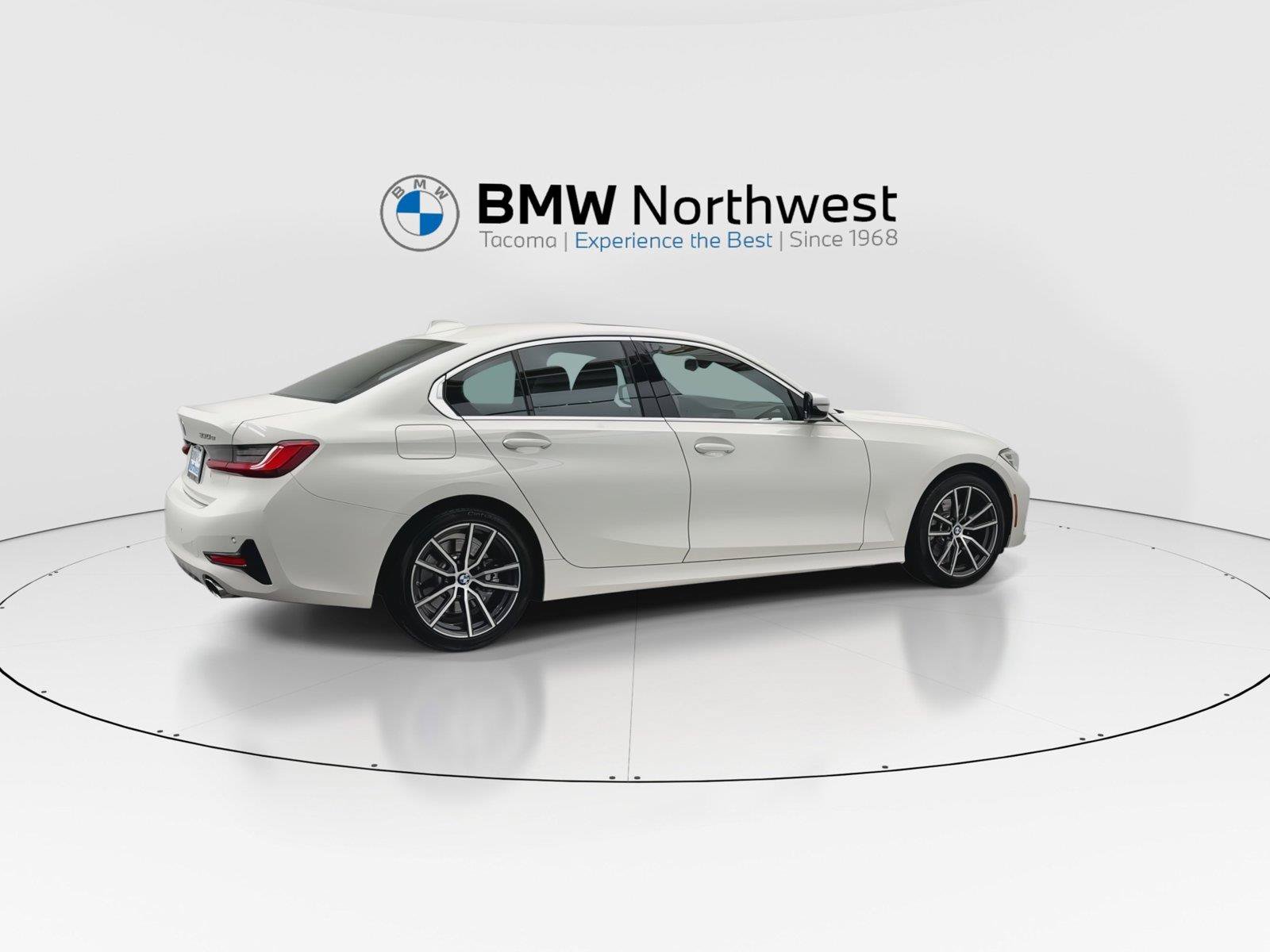 Used 2021 BMW 330e w/ Convenience Package RWD image 4