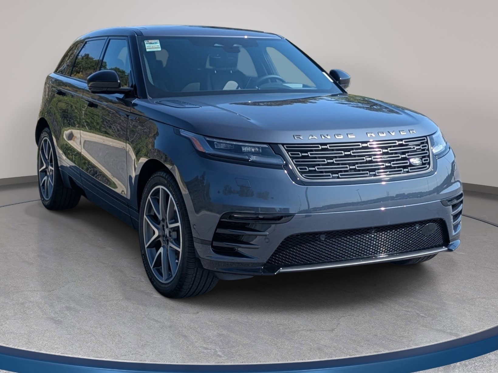 New 2026 Land Rover Range Rover Velar Dynamic SE AWD/4WD image 3