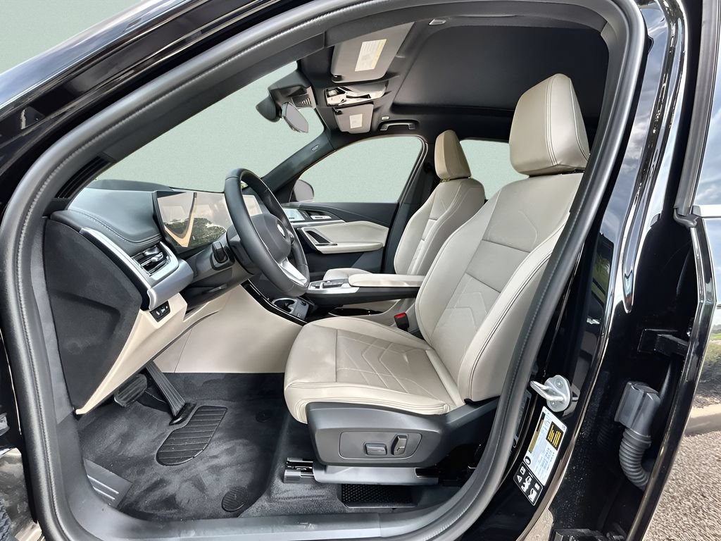 New 2025 BMW X1 xDrive28i w/ Technology Package AWD/4WD image 15