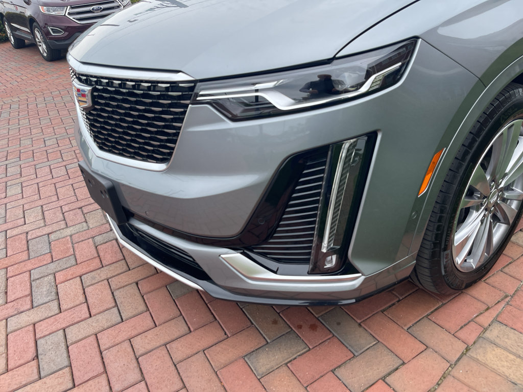 Used 2024 Cadillac XT6 Premium Luxury w/ Technology Package AWD/4WD image 2