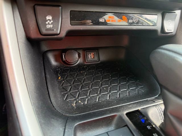 Used 2025 Toyota RAV4 XLE image 17