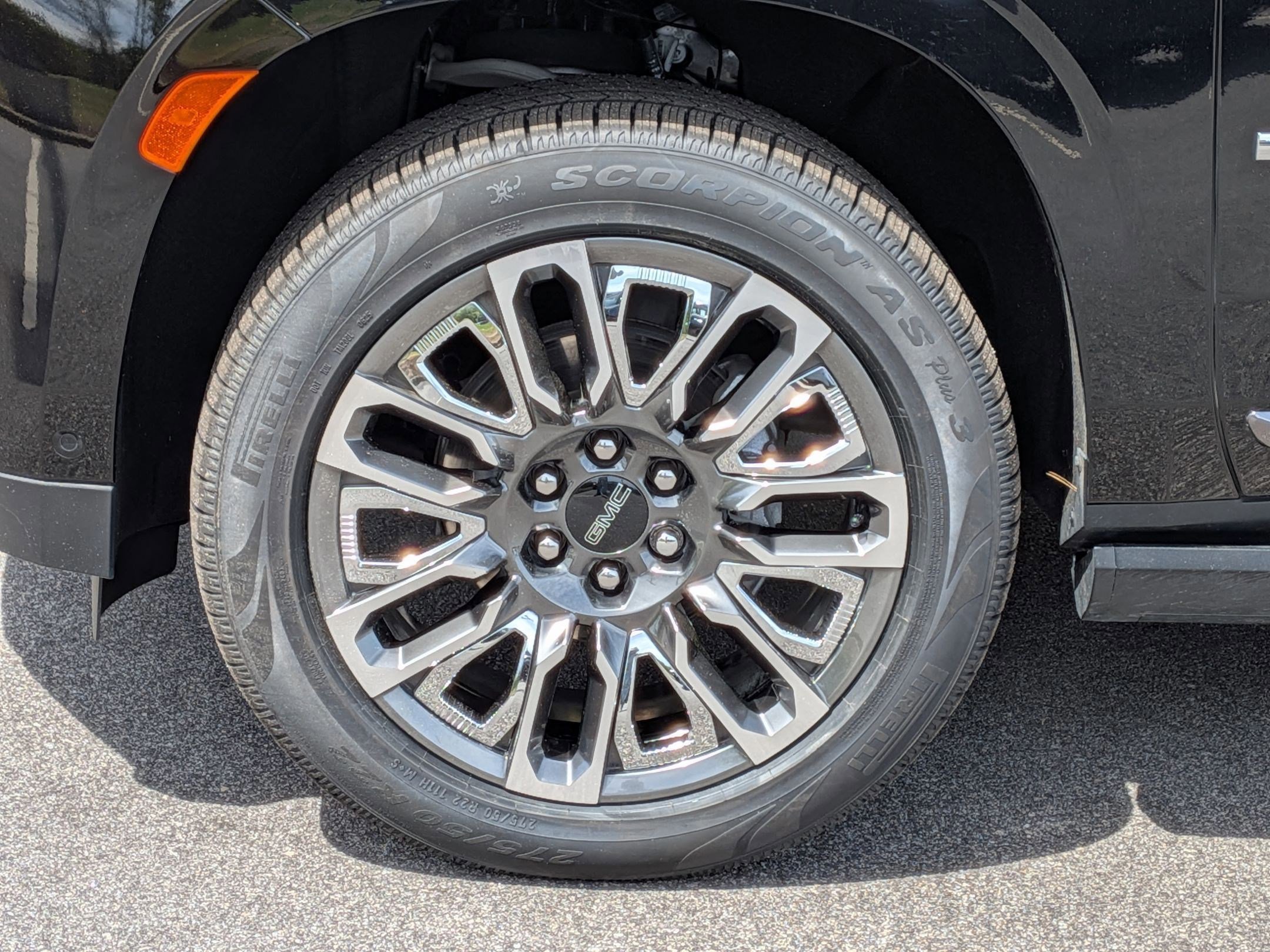 Used 2024 GMC Yukon Denali Ultimate image 10