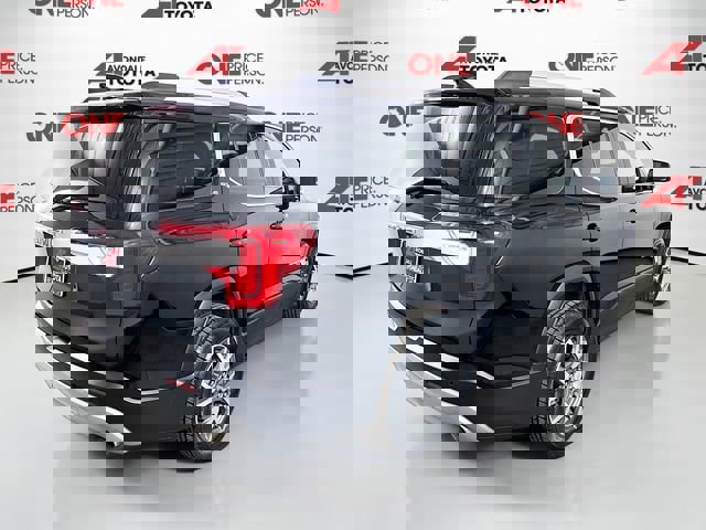 Used 2021 GMC Acadia SLE w/ Driver Convenience Package FWD image 7